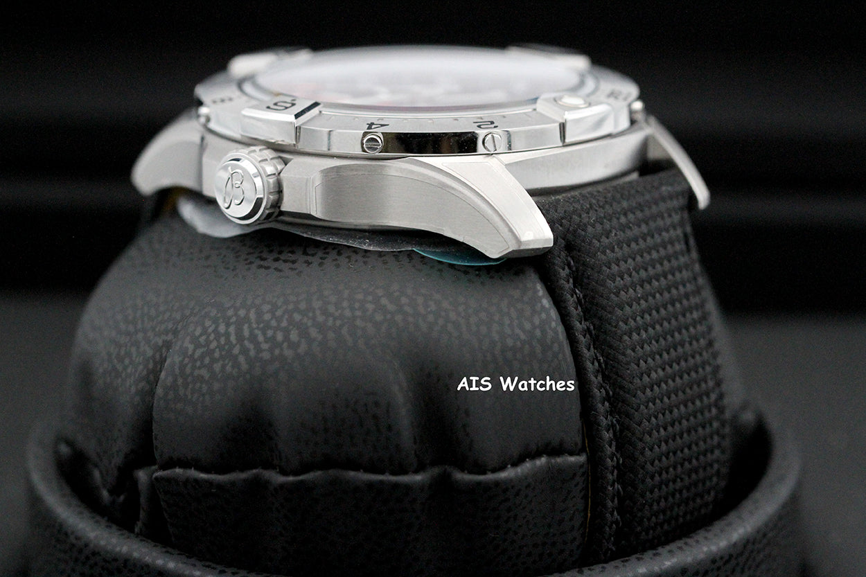 BNIB Breitling Avenger Automatic GMT A32320101B1X1 Black Dial Strap SS 44MM B&P