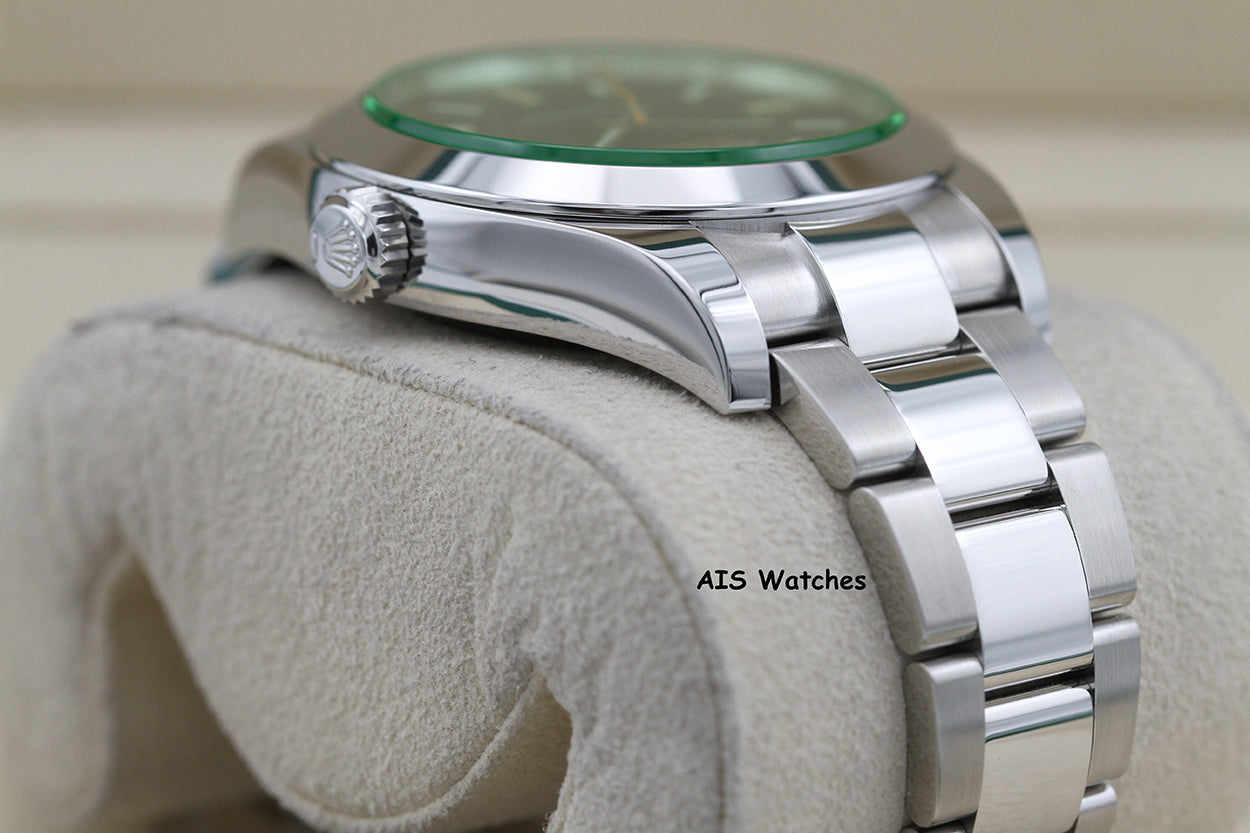 Rolex Milgauss 116400GV Black Dial / Green Crystal 2022 Box & Papers