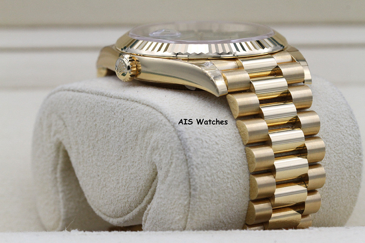 BNIB Rolex 228238 DayDate 40MM DD40 Yellow Gold Green Roman Dial B&P