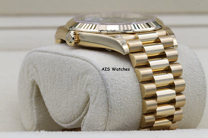 BNIB Rolex 228238 DayDate 40MM DD40 Yellow Gold Green Roman Dial B&P
