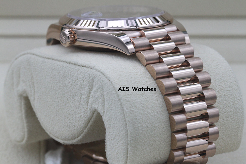 BNIB Rolex 228235 DayDate 40MM DD40 Rose Gold Olive Green Roman Dial B&P