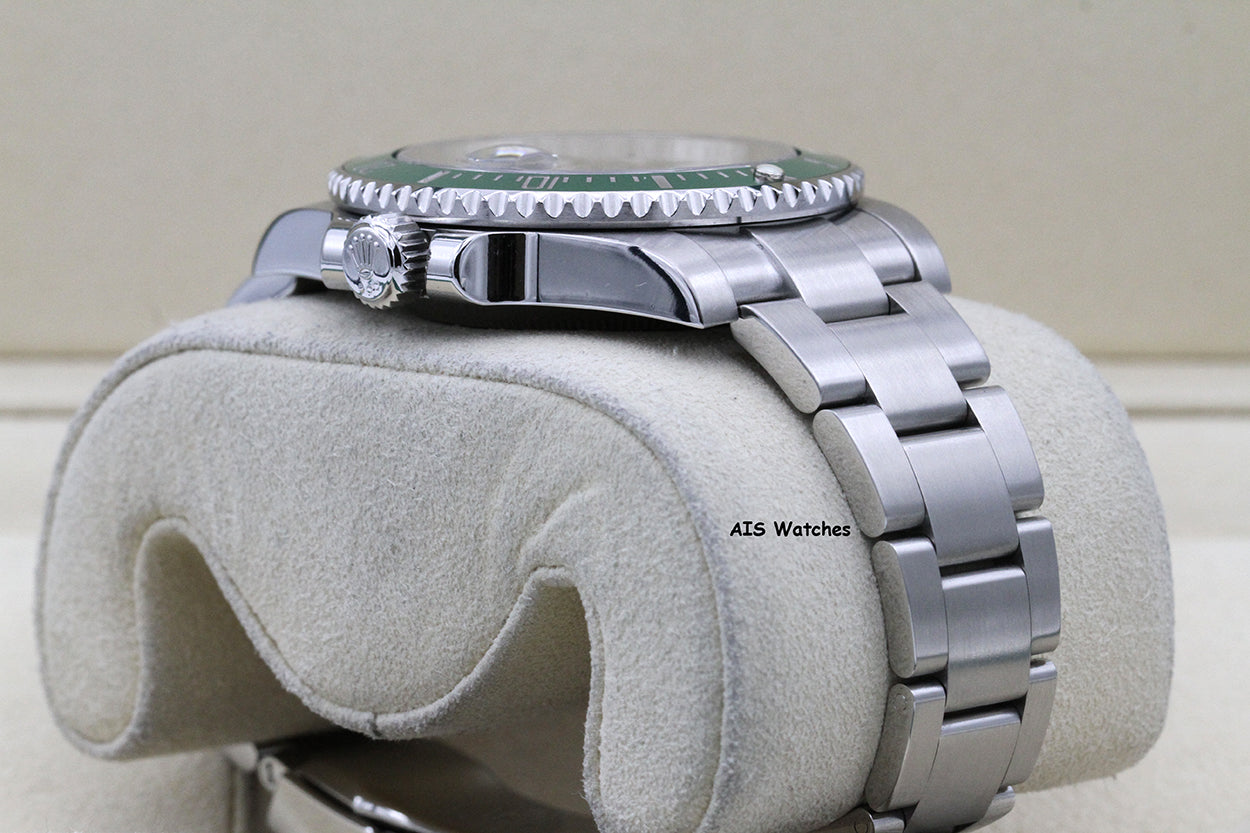 Rolex Submariner 116610LV HULK Green Dial and Ceramic Bezel 2012 Box & Paper