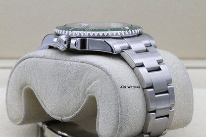 Rolex Submariner 116610LV HULK Green Dial and Ceramic Bezel 2012 Box & Paper
