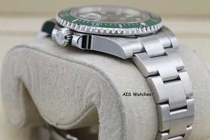 Rolex Submariner 116610LV HULK Green Dial and Ceramic Bezel 2016 Box & Paper