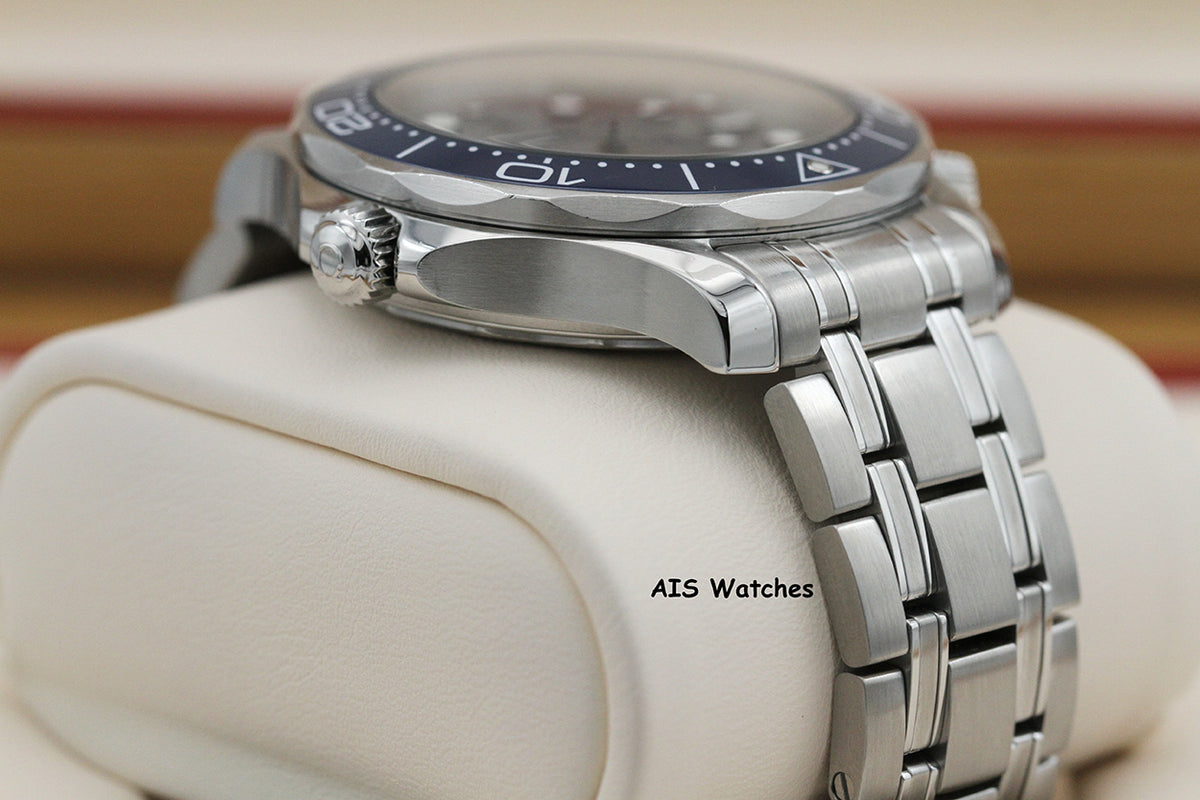 Omega Seamaster 300M SS 42MM Diver White Wave Dial 210.30.42.20.06.001 B&P