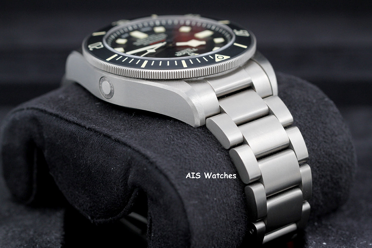 Tudor 25610TNL Pelagos Titanium LHD 42MM Box & Papers